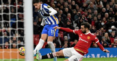 Jakub Moder topped the Brighton player ratings as the Albion suffered an unfortunate 2-0 defeat at Man United