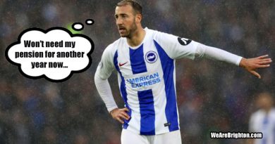 Glenn Murray signs a new deal with Brighton keeping him at the Amex until the summer of 2020