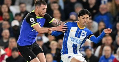 Kaoru Mitoma in action for Brighton against Spurs in a 1-0 Tottenham win at the Amex