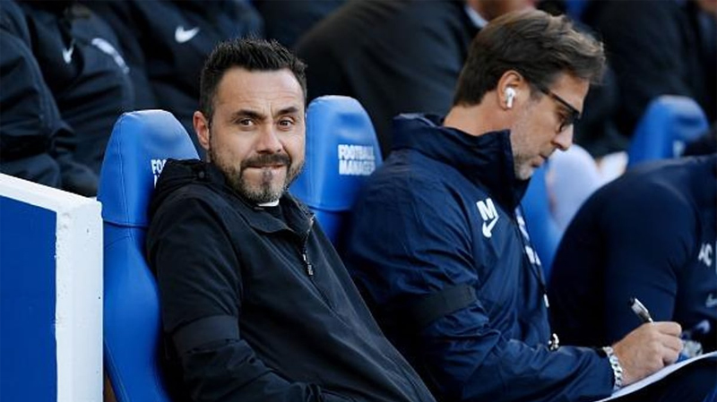 Roberto De Zerbi in the dugout for Brighton against Spurs